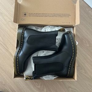Doc Marten’s Black Hi Chelsea Boot Size 6